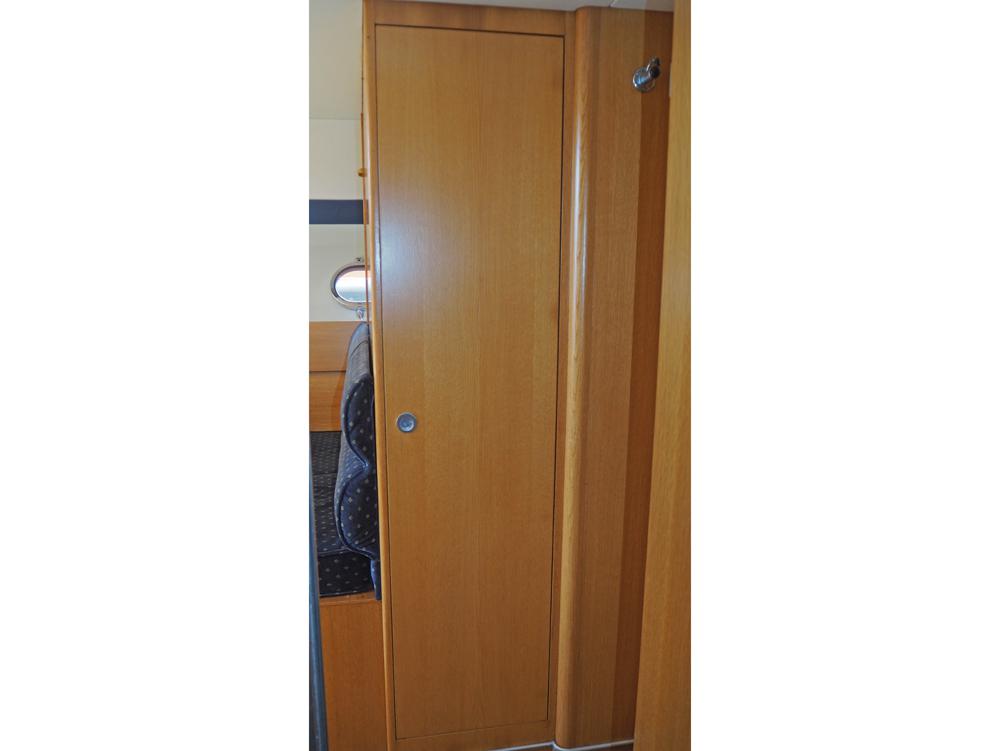 Cabin en avant, H&eacute;bergements